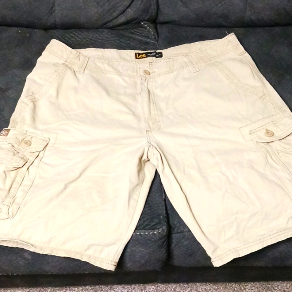 NWOT MENS LEE CARGO SHORTS Size40